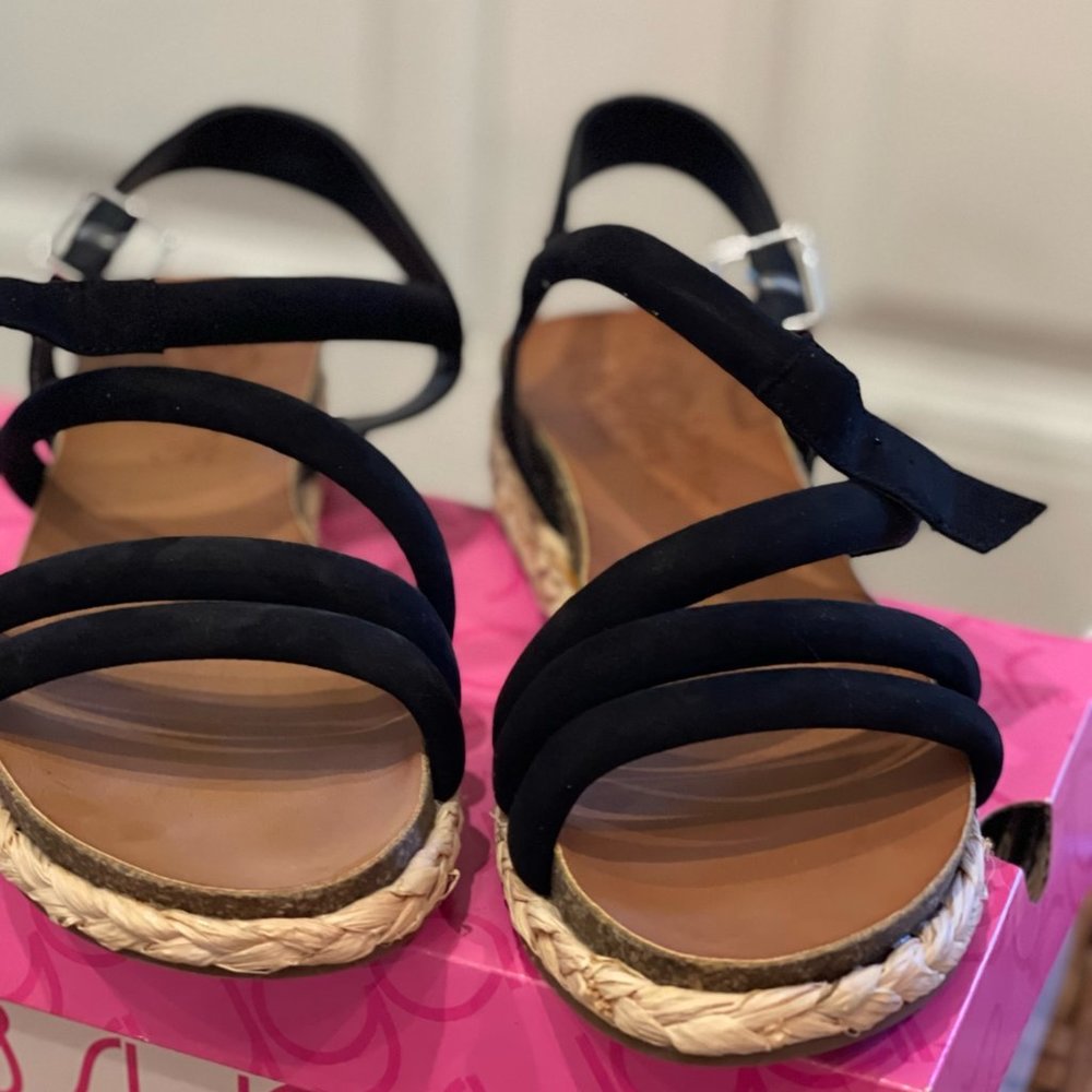 NWT Sugar Jaylean, Black Suede Sandals
